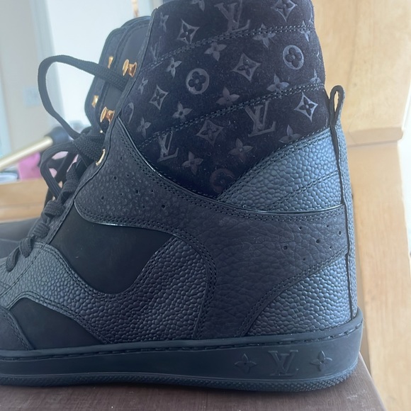 Louis vuitton authentic black suede wedge sneaker 37 approx. 21/2 lift wedge - Picture 6 of 7